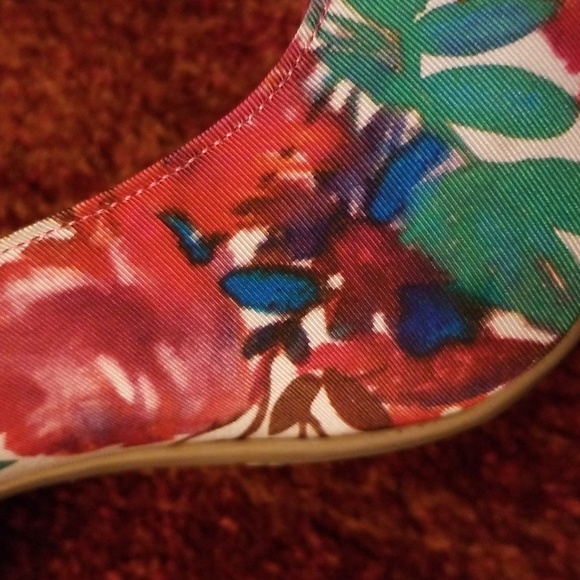 Christian Siriano (For Payless) Floral Heel - Size 8W - 4" Heel - Picture 8 of 8